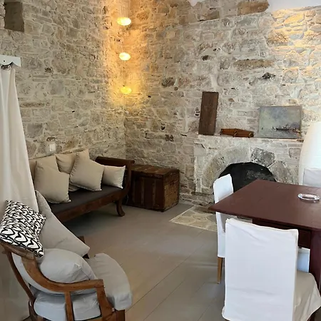 Designer Renovated House In Hora-pythagorio, Samos Island Holiday home Pythagoreio (Samos)